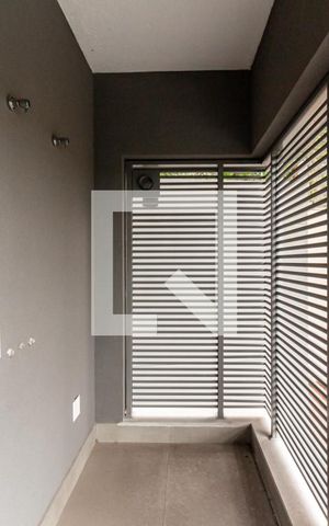 Apartamento à venda com 260m², 3 quartos e 3 vagas Apartamento à venda com 260m², 3 quartos e 3 vagasVaranda da Suíte 2