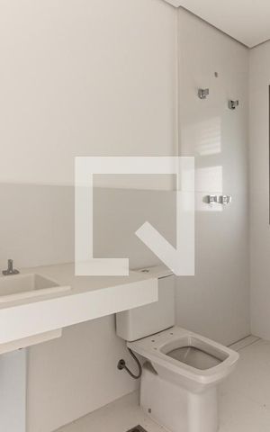 Apartamento à venda com 260m², 3 quartos e 3 vagas Apartamento à venda com 260m², 3 quartos e 3 vagasBanheiro da Suíte 2