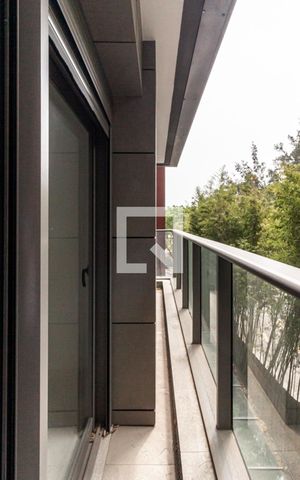 Apartamento à venda com 260m², 3 quartos e 3 vagas Apartamento à venda com 260m², 3 quartos e 3 vagasVaranda da Suíte 1