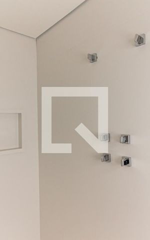 Apartamento à venda com 260m², 3 quartos e 3 vagas Apartamento à venda com 260m², 3 quartos e 3 vagasBanheiro da Suíte 1