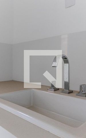 Apartamento à venda com 520m², 4 quartos e 3 vagas Apartamento à venda com 520m², 4 quartos e 3 vagasBanheiro da Suíte 4