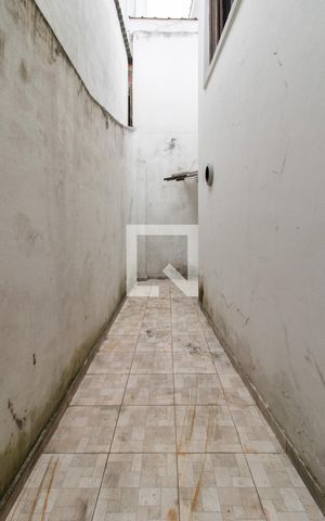 Casa à venda com 250m², 4 quartos e 3 vagas Casa à venda com 250m², 4 quartos e 3 vagasCorredor Lateral