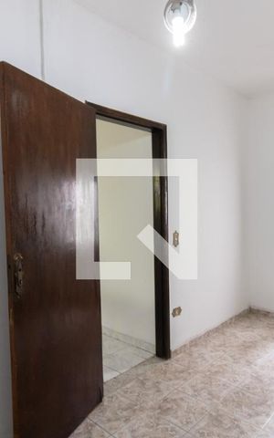 Casa à venda com 250m², 4 quartos e 3 vagas Casa à venda com 250m², 4 quartos e 3 vagasQuarto 4
