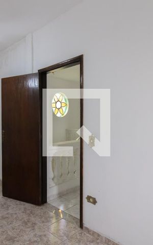 Casa à venda com 250m², 4 quartos e 3 vagas Casa à venda com 250m², 4 quartos e 3 vagasQuarto 4