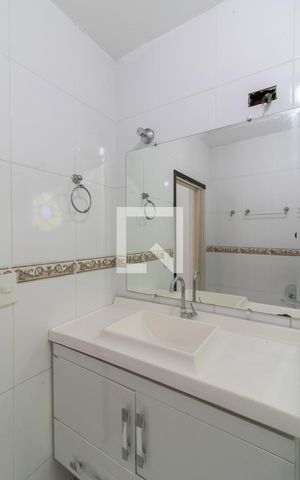 Casa à venda com 250m², 4 quartos e 3 vagas Casa à venda com 250m², 4 quartos e 3 vagasBanheiro da Suíte