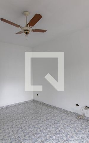 Casa à venda com 250m², 4 quartos e 3 vagas Casa à venda com 250m², 4 quartos e 3 vagasQuarto 2