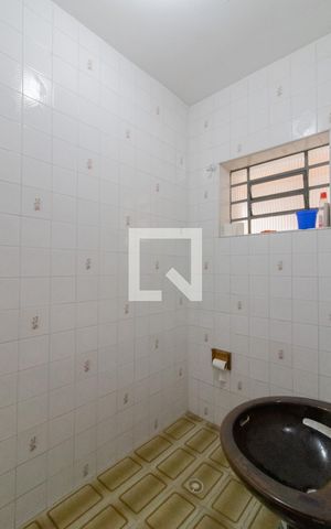 Casa à venda com 250m², 4 quartos e 3 vagas Casa à venda com 250m², 4 quartos e 3 vagasLavabo