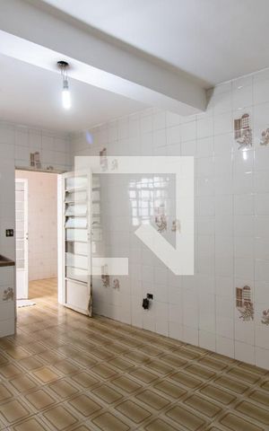 Casa à venda com 250m², 4 quartos e 3 vagas Casa à venda com 250m², 4 quartos e 3 vagasCozinha