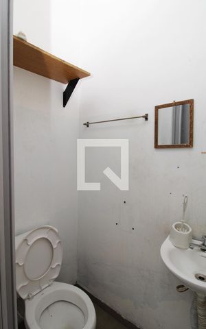 Casa à venda com 100m², 2 quartos e sem vagaBanheiro de serviço