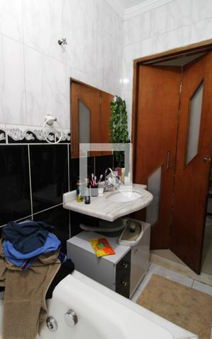 Casa à venda com 100m², 2 quartos e sem vagaBanheiro da Suíte 2