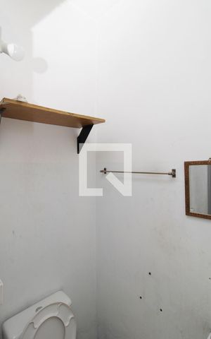 Casa à venda com 100m², 2 quartos e sem vagaBanheiro de serviço