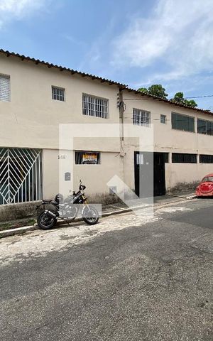Casa à venda com 100m², 2 quartos e sem vaga Casa à venda com 100m², 2 quartos e sem vagaFachada