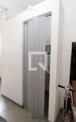 Casa à venda com 100m², 2 quartos e sem vagaBanheiro de serviço