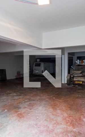 Casa à venda com 575m², 4 quartos e 11 vagas Casa à venda com 575m², 4 quartos e 11 vagasÁrea comum
