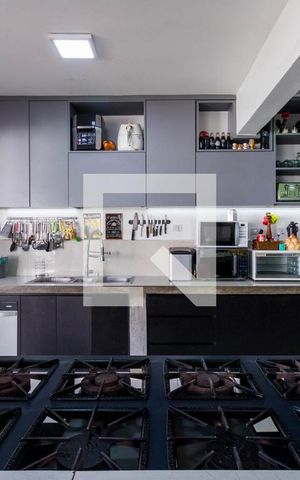 Casa à venda com 575m², 4 quartos e 11 vagas Casa à venda com 575m², 4 quartos e 11 vagasCozinha