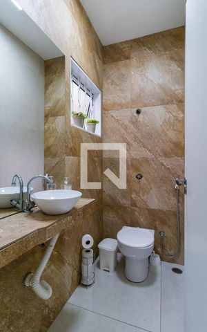 Casa à venda com 575m², 4 quartos e 11 vagas Casa à venda com 575m², 4 quartos e 11 vagasLavabo