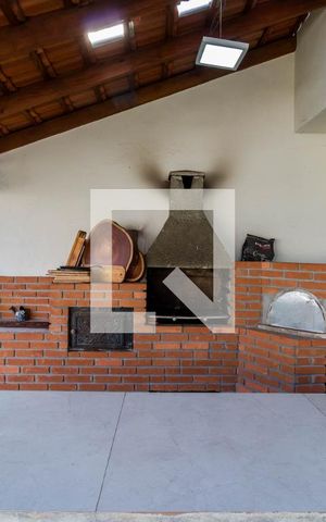 Casa à venda com 575m², 4 quartos e 11 vagas Casa à venda com 575m², 4 quartos e 11 vagasÁrea comum