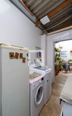 Casa à venda com 575m², 4 quartos e 11 vagas Casa à venda com 575m², 4 quartos e 11 vagasÁrea de Serviço