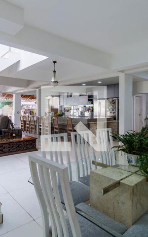 Casa à venda com 575m², 4 quartos e 11 vagas Casa à venda com 575m², 4 quartos e 11 vagassala