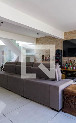 Casa à venda com 575m², 4 quartos e 11 vagas Casa à venda com 575m², 4 quartos e 11 vagassala