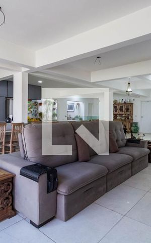Casa à venda com 575m², 4 quartos e 11 vagas Casa à venda com 575m², 4 quartos e 11 vagassala
