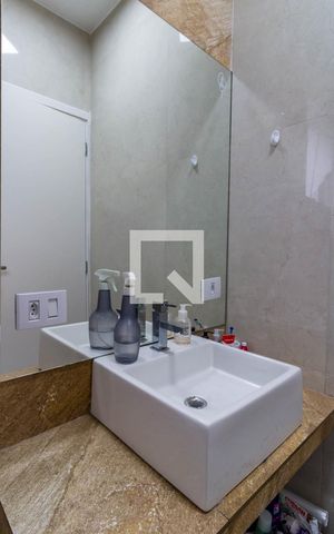 Casa à venda com 575m², 4 quartos e 11 vagas Casa à venda com 575m², 4 quartos e 11 vagasBanheiro 3