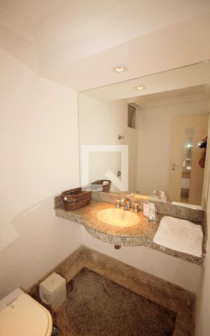 Casa à venda com 900m², 4 quartos e 8 vagaslavabo