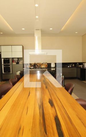 Casa à venda com 900m², 4 quartos e 8 vagasÁrea gourmet