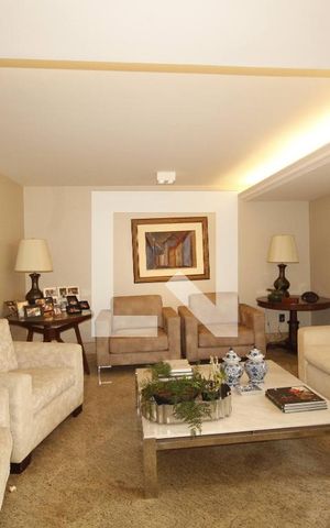 Casa à venda com 900m², 4 quartos e 8 vagassala 1