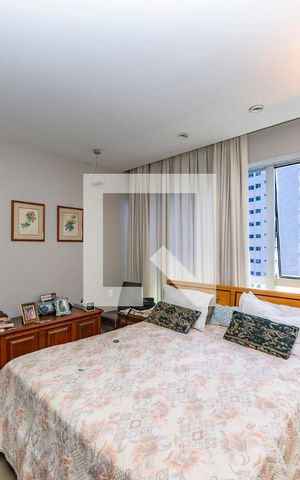Apartamento à venda com 176m², 3 quartos e 3 vagas Apartamento à venda com 176m², 3 quartos e 3 vagasSuíte