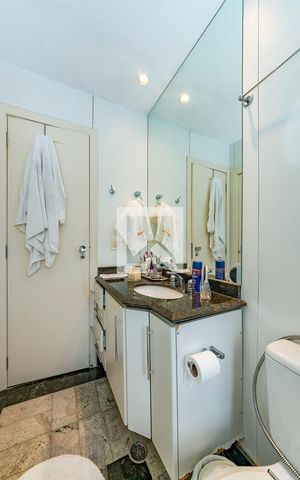 Apartamento à venda com 176m², 3 quartos e 3 vagas Apartamento à venda com 176m², 3 quartos e 3 vagasBanheiro Social
