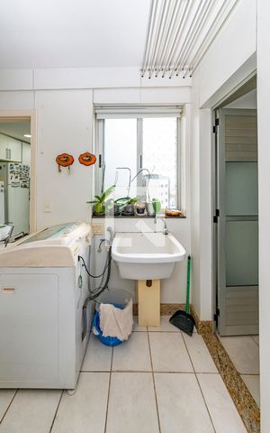 Apartamento à venda com 176m², 3 quartos e 3 vagas Apartamento à venda com 176m², 3 quartos e 3 vagasÁrea de Serviço