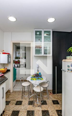Apartamento à venda com 176m², 3 quartos e 3 vagas Apartamento à venda com 176m², 3 quartos e 3 vagasCozinha