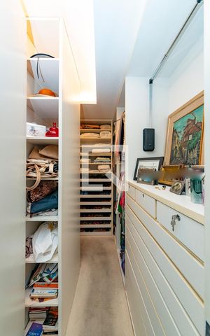 Apartamento à venda com 176m², 3 quartos e 3 vagas Apartamento à venda com 176m², 3 quartos e 3 vagasCloset da suíte