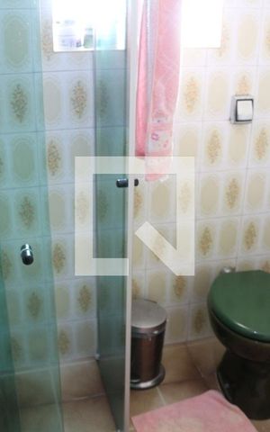Casa à venda com 187m², 3 quartos e 5 vagasBanheiro da Suíte 1