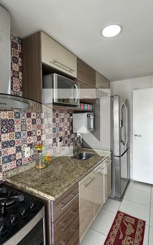 Apartamento à venda com 165m², 3 quartos e 2 vagas Apartamento à venda com 165m², 3 quartos e 2 vagasCozinha e Área de Serviço
