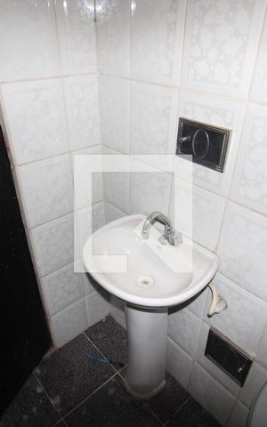 Casa à venda com 220m², 3 quartos e 2 vagasBanheiro 1