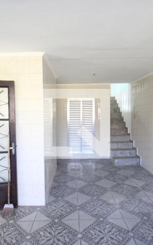 Casa à venda com 220m², 3 quartos e 2 vagasSala