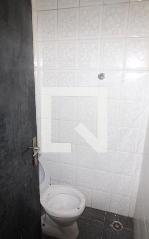 Casa à venda com 220m², 3 quartos e 2 vagasBanheiro 1