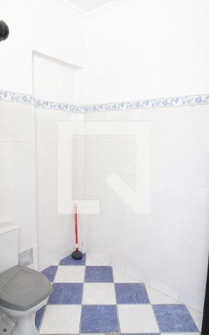 Casa à venda com 220m², 3 quartos e 2 vagasBanheiro 2