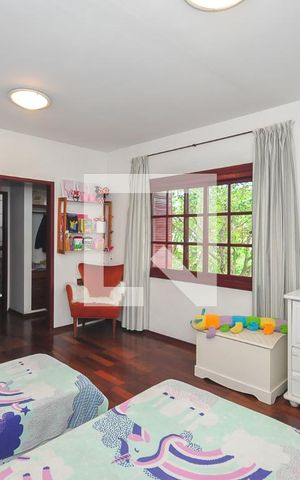 Casa à venda com 400m², 4 quartos e 3 vagas Casa à venda com 400m², 4 quartos e 3 vagasSuíte 4