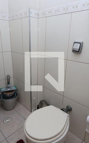 Apartamento à venda com 72m², 2 quartos e 2 vagasBanheiro de serviço