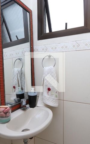 Apartamento à venda com 72m², 2 quartos e 2 vagasBanheiro de serviço