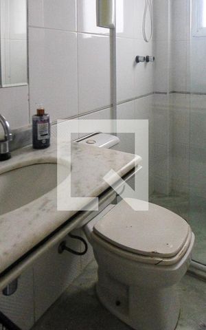 Apartamento à venda com 170m², 3 quartos e sem vaga Apartamento à venda com 170m², 3 quartos e sem vagaBanheiro da Suíte 02