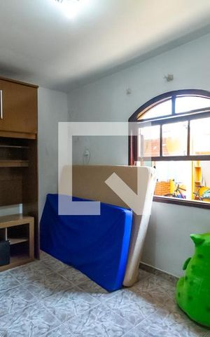 Casa à venda com 250m², 3 quartos e 2 vagas Casa à venda com 250m², 3 quartos e 2 vagasQuarto 1