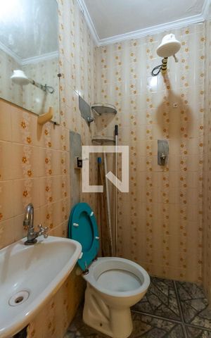 Casa à venda com 250m², 3 quartos e 2 vagas Casa à venda com 250m², 3 quartos e 2 vagasBanheiro de Serviço