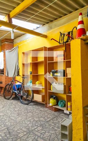 Casa à venda com 250m², 3 quartos e 2 vagas Casa à venda com 250m², 3 quartos e 2 vagasChurrasqueira