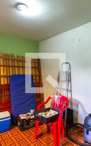 Casa à venda com 250m², 3 quartos e 2 vagas Casa à venda com 250m², 3 quartos e 2 vagasQuarto de Serviço