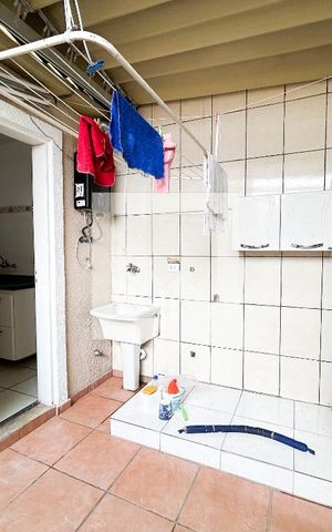 Casa de condomínio à venda com 150m², 3 quartos e 2 vagasÁrea de Serviço