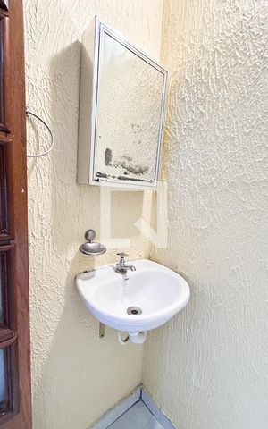 Casa de condomínio à venda com 150m², 3 quartos e 2 vagasLavabo